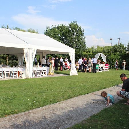 Penzión Zlatý Dukát Hotel Zvolenska Slatina Exterior foto